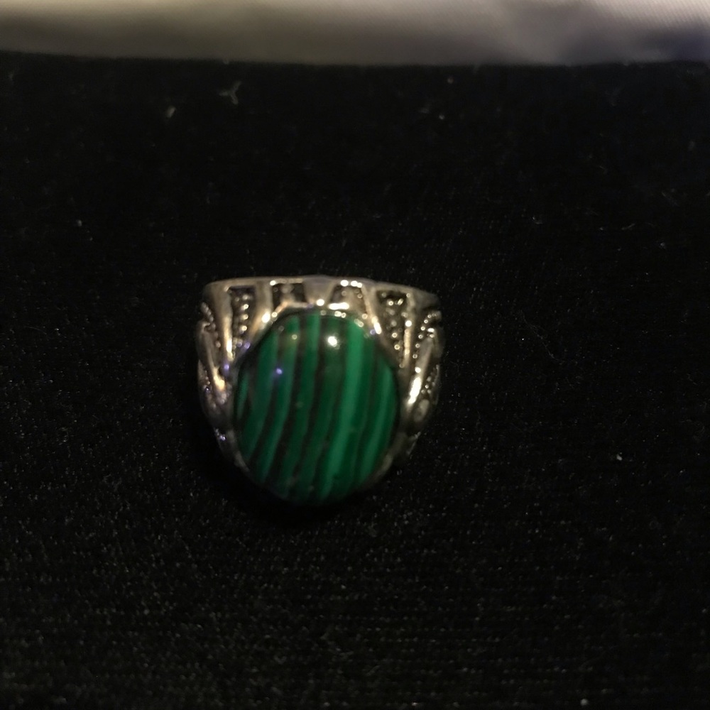 Green stone silver chunky ring